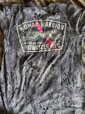 Howitzer womens shirt size Medium
